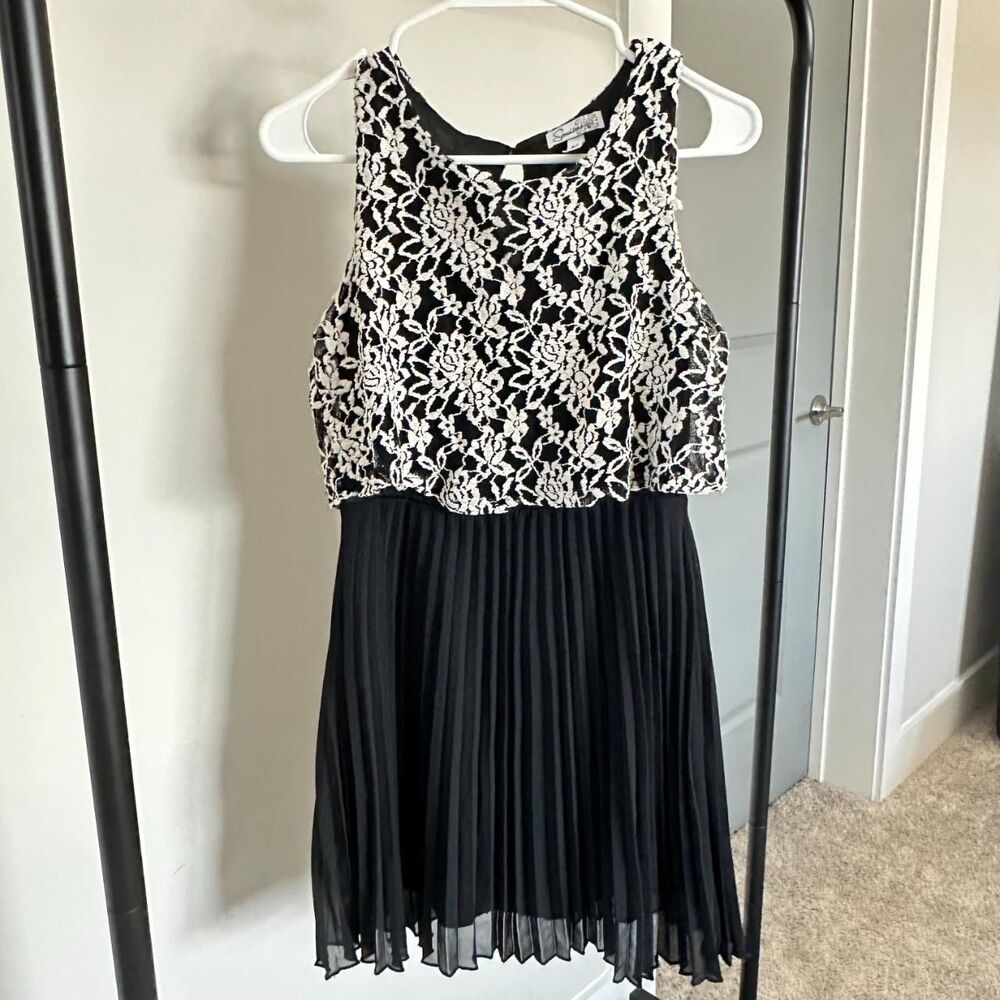 Vintage Semi-Formal Speechless Dress \ 2000s Black Sleeveless Flowy Mini Dress